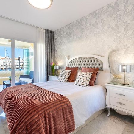 Wintowinrentals Apartamento De Lujo En Medio De Puerto Marina. 贝纳尔马德纳 外观 照片