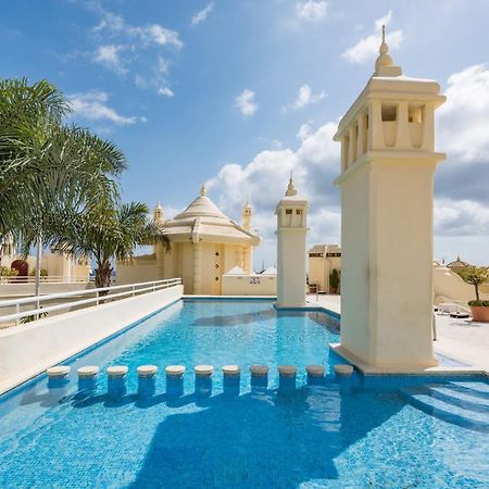 Wintowinrentals Apartamento De Lujo En Medio De Puerto Marina. 贝纳尔马德纳 外观 照片