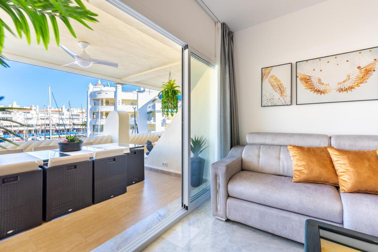 Wintowinrentals Apartamento De Lujo En Medio De Puerto Marina. 贝纳尔马德纳 外观 照片