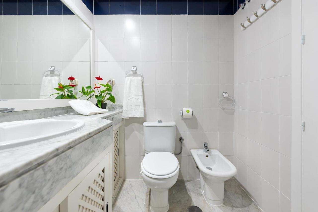 Wintowinrentals Apartamento De Lujo En Medio De Puerto Marina. 贝纳尔马德纳 外观 照片