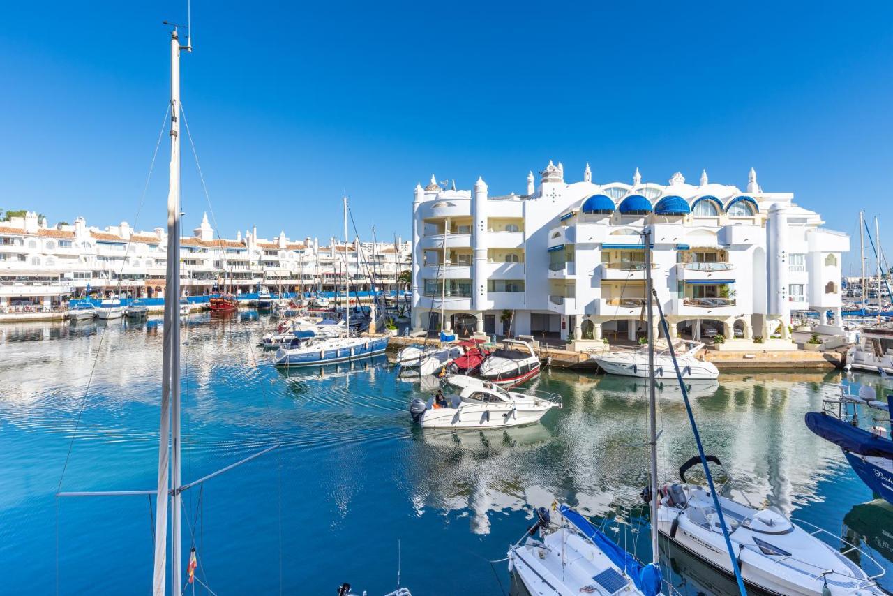 Wintowinrentals Apartamento De Lujo En Medio De Puerto Marina. 贝纳尔马德纳 外观 照片
