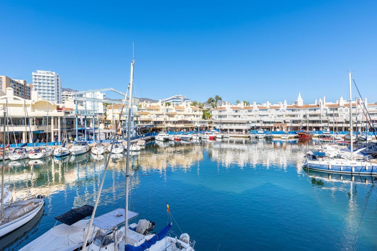 Wintowinrentals Apartamento De Lujo En Medio De Puerto Marina. 贝纳尔马德纳 外观 照片